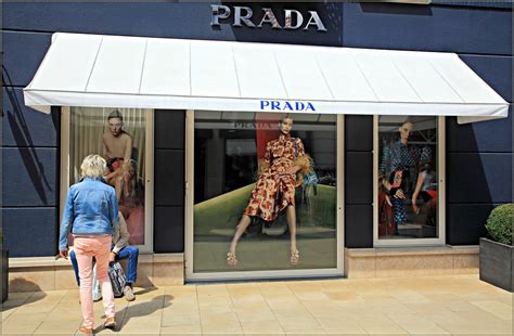 prada outlet store roermond.